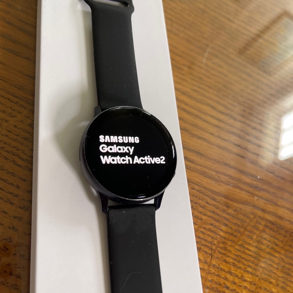 Samsung Galaxy watch Active 2 40MM silver - Picture 7 of 8